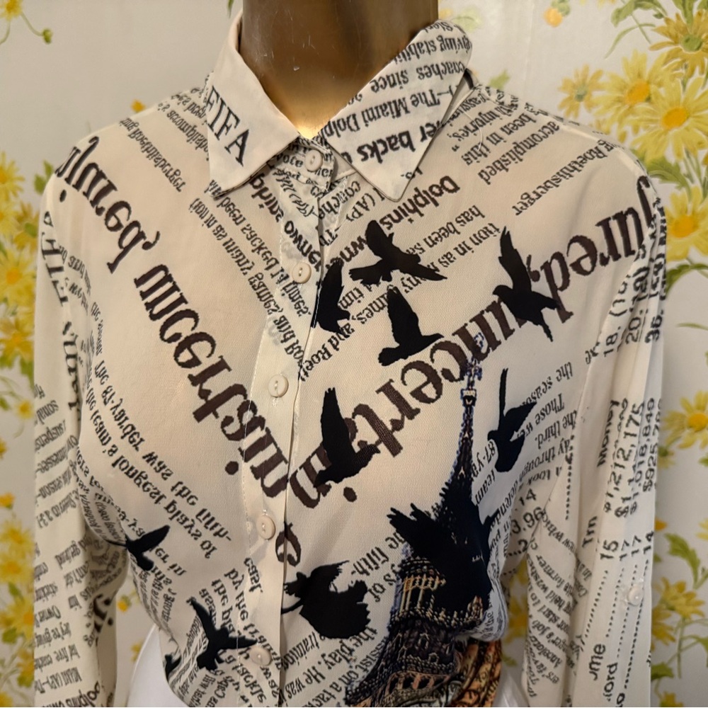 NWOT London Newspaper Print Blouse size L - Picture 2 of 14